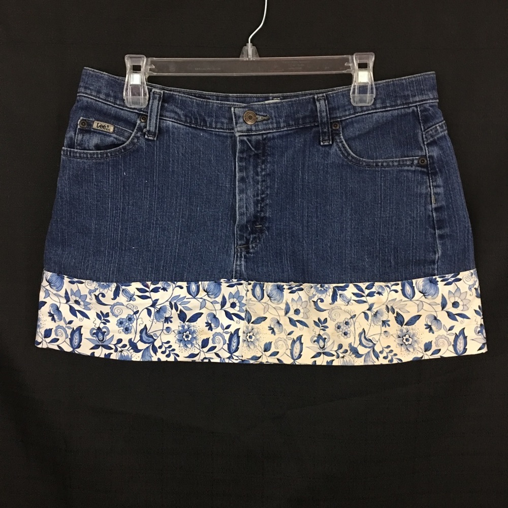 Women’s Jeans Mini Skirt Blue Floral 30” Waist